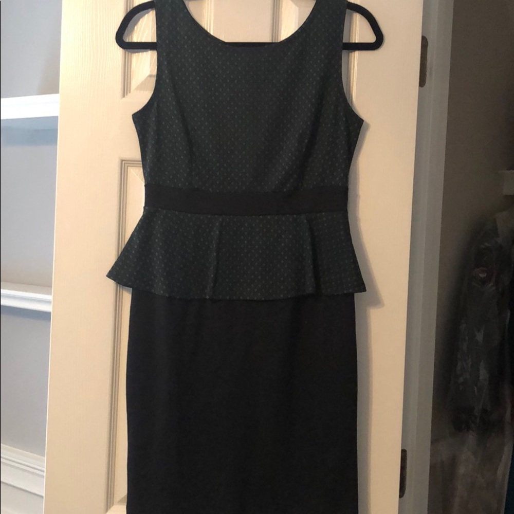 Green/black dress